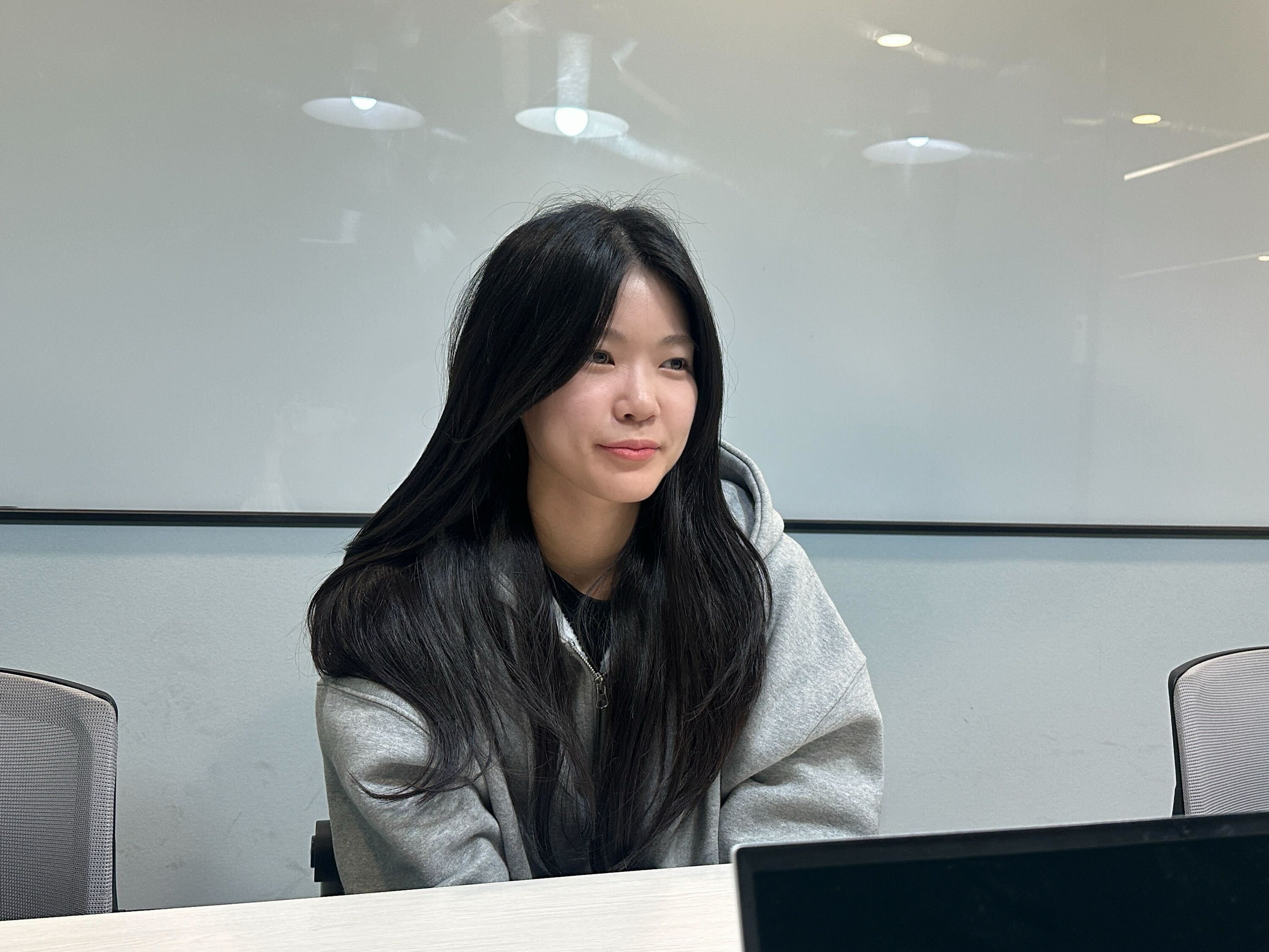 Eunsol 采访团队成员